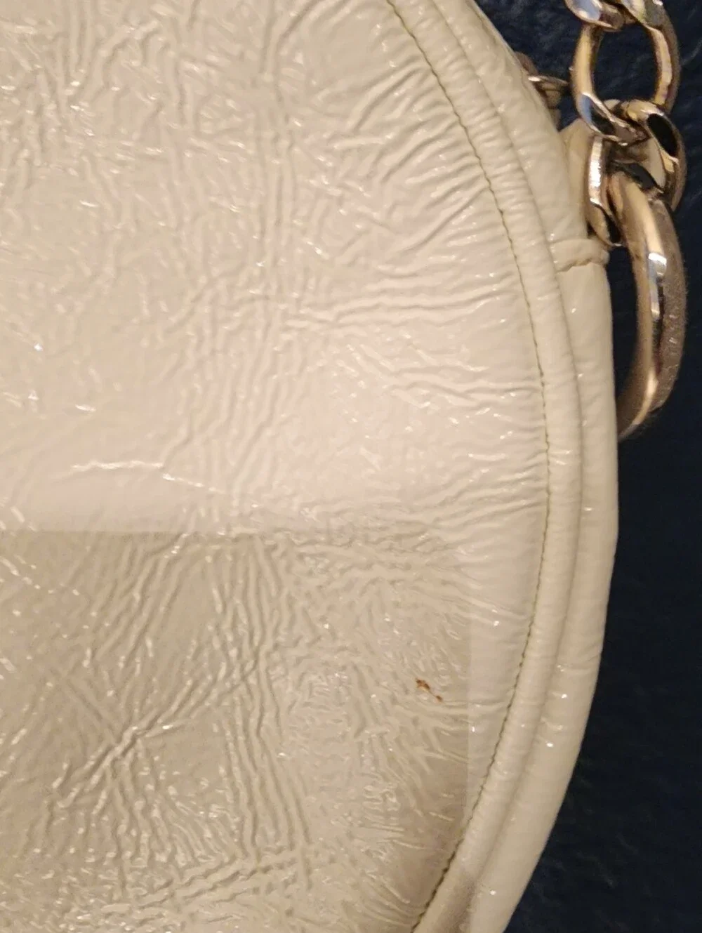 HOBO Deb Round WhitePatent Leather Crossbody bag Silver chain strap 7